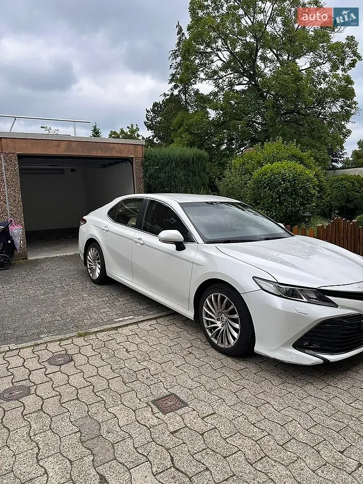 Toyota Camry 2018 photo 3