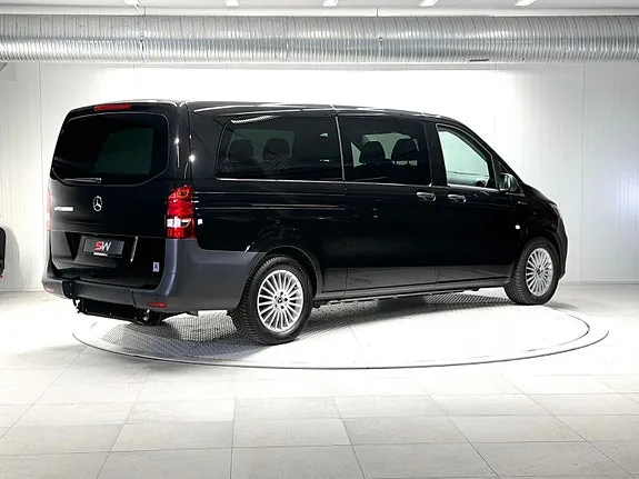 Mercedes-Benz Eqv 2024 photo 3