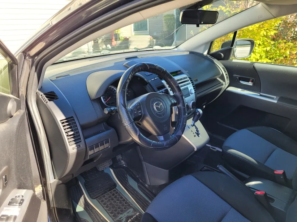 Mazda 5 2006 photo 5
