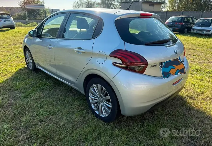 Peugeot 208 2017 photo 4
