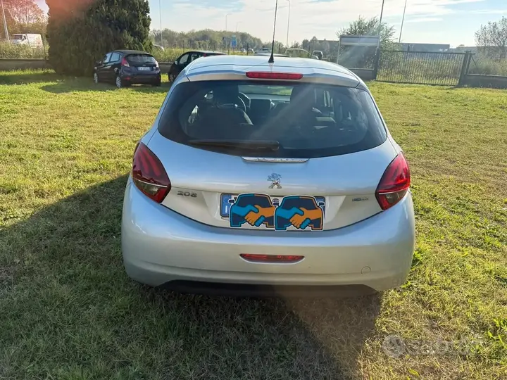 Peugeot 208 2017 photo 5