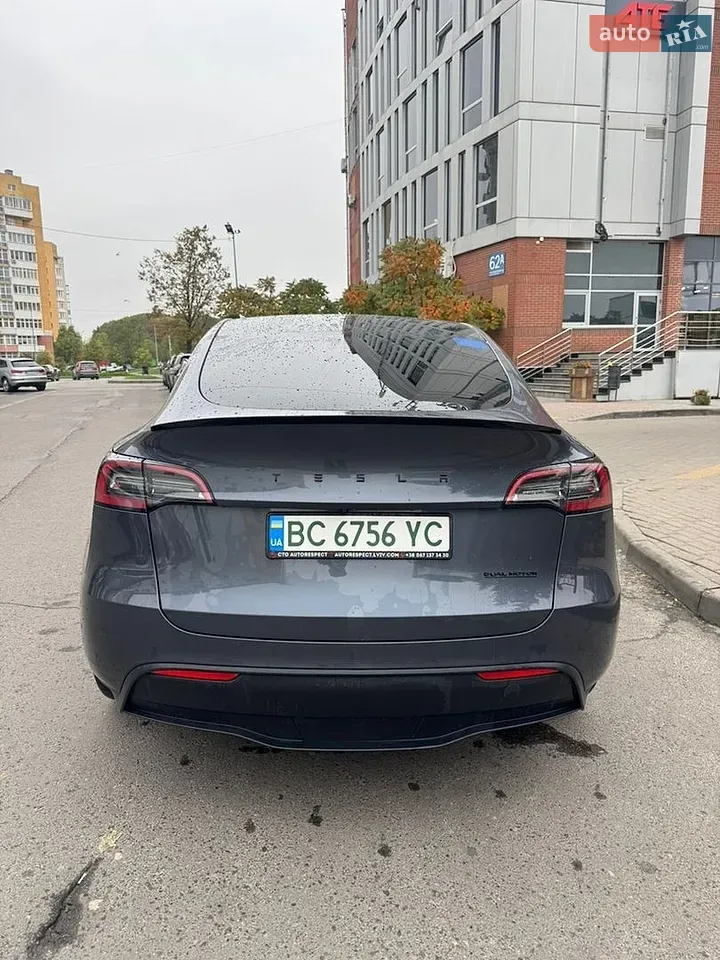 Tesla Model Y 2023 photo 5