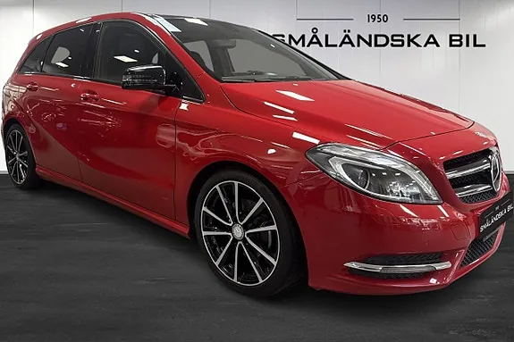 Mercedes-Benz B180 2014 photo 2