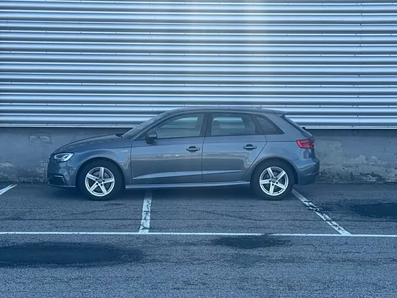 Audi A3 2017 photo 2