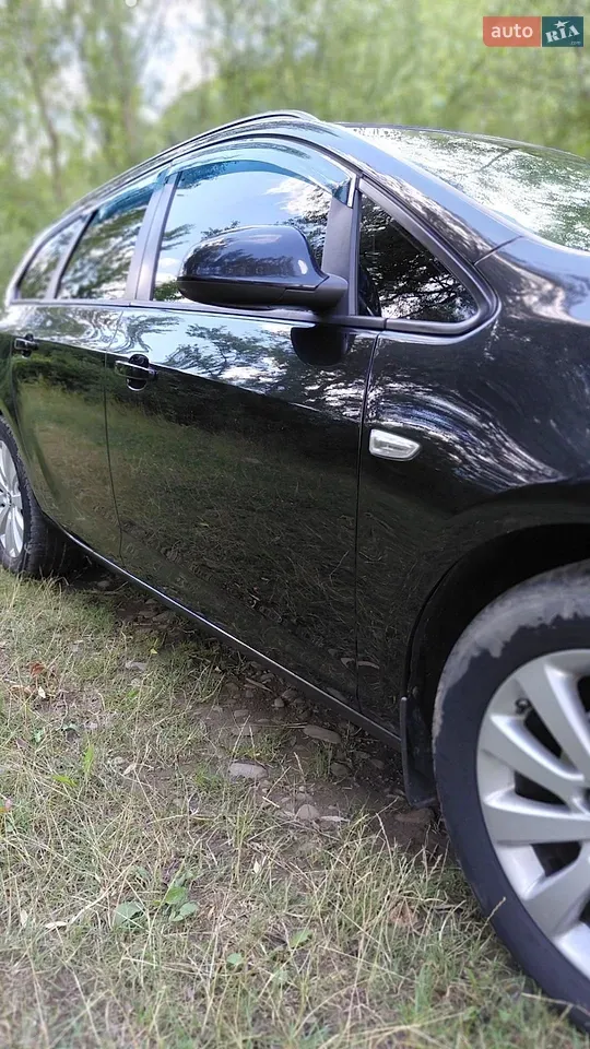Opel Astra 2012 photo 3