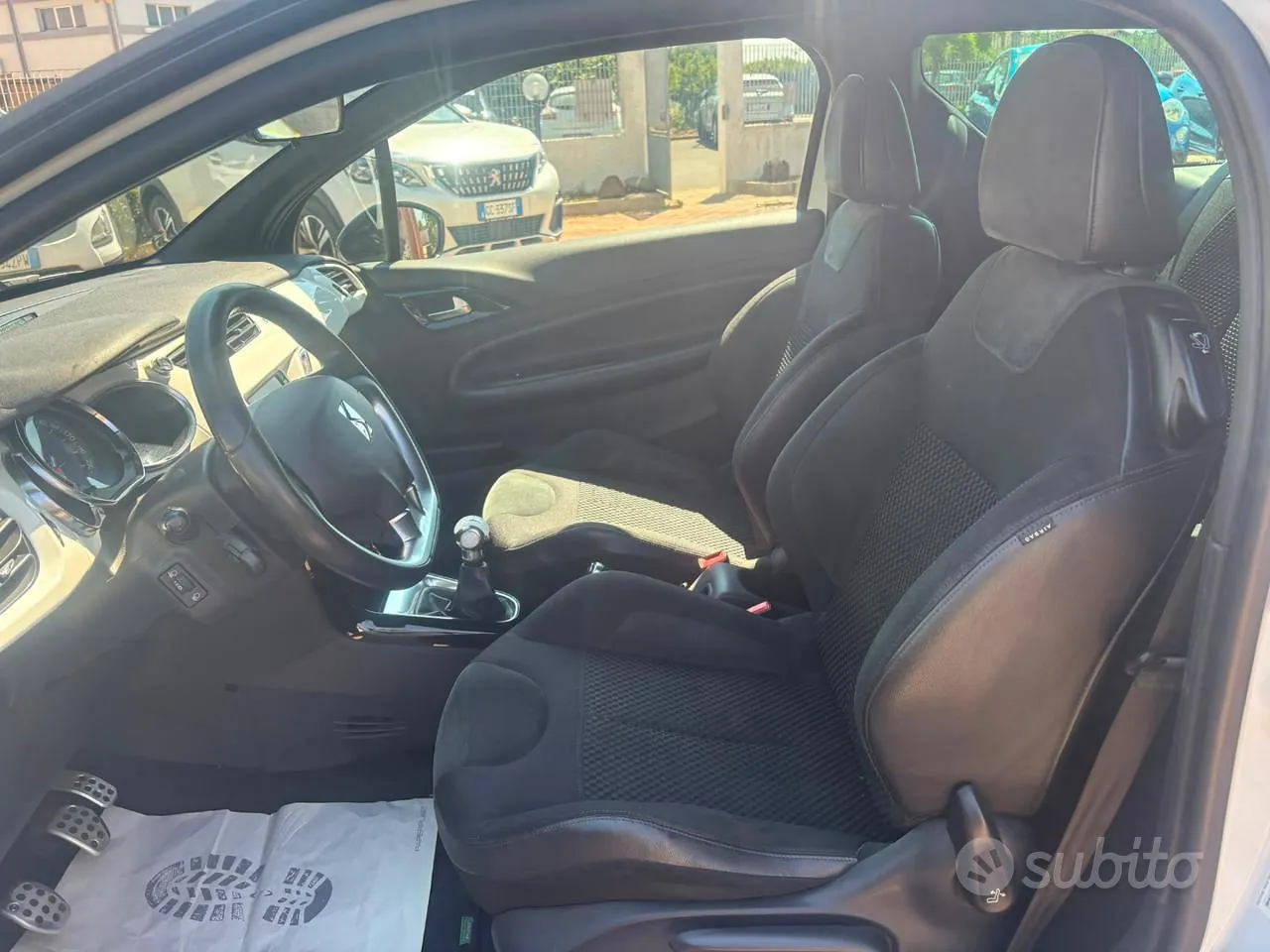 DS Automobiles Ds 3 2015 photo 4