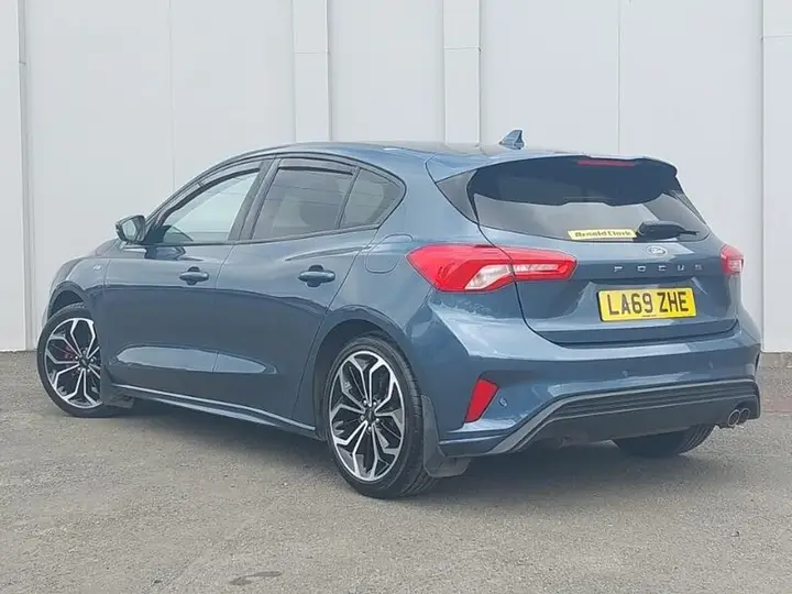 Ford Focus 2020 photo 2