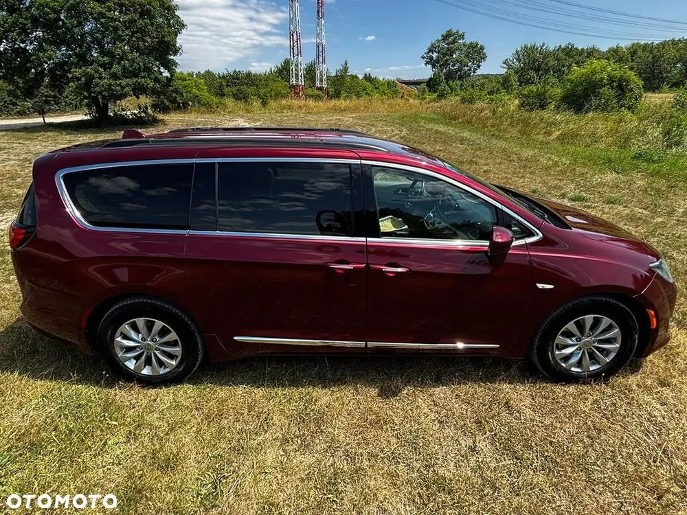 Chrysler Pacifica 2018 photo 5