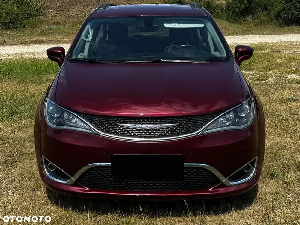 Chrysler Pacifica 2018 photo 2