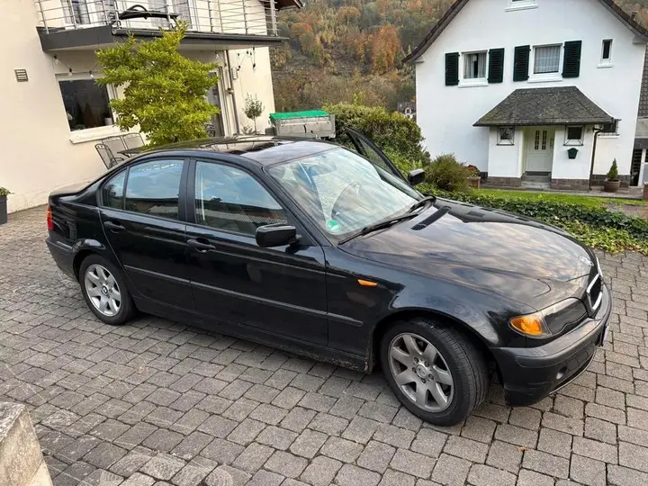 BMW 318I