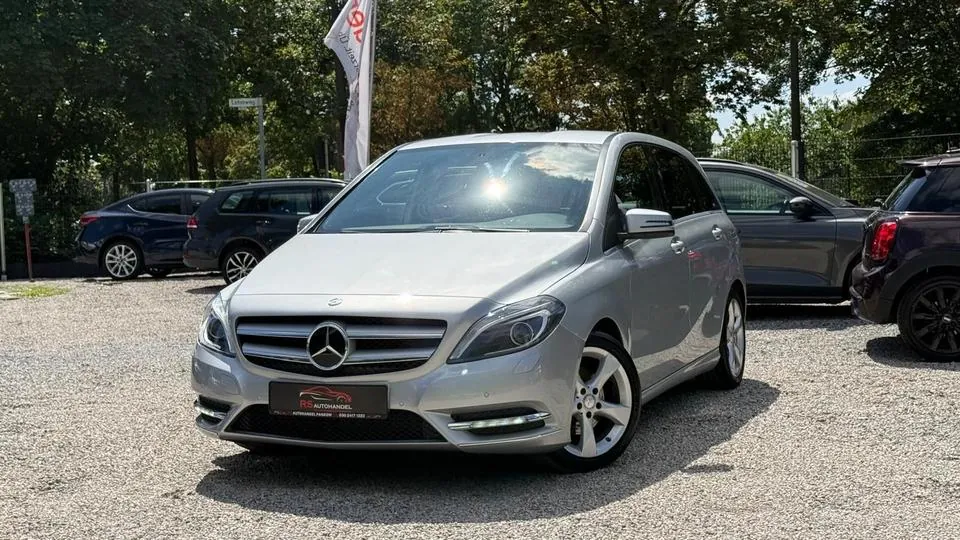 Mercedes-Benz B 180