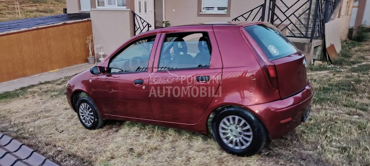 Fiat Punto 2011 photo 4