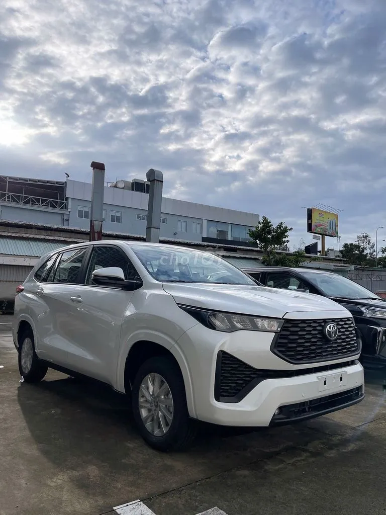 Toyota Innova Cross 2026 photo 2