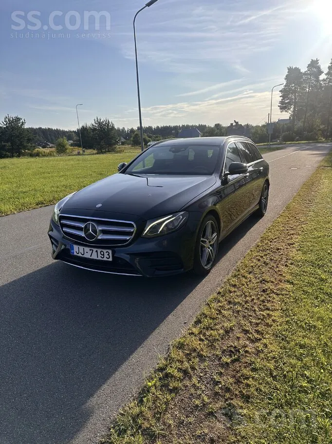Mercedes-Benz E220 2016 photo 3