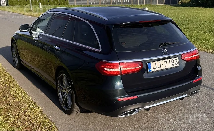 Mercedes-Benz E220 2016 photo 4