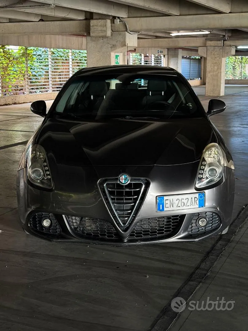 Alfa Romeo Giulietta 2012 photo 5