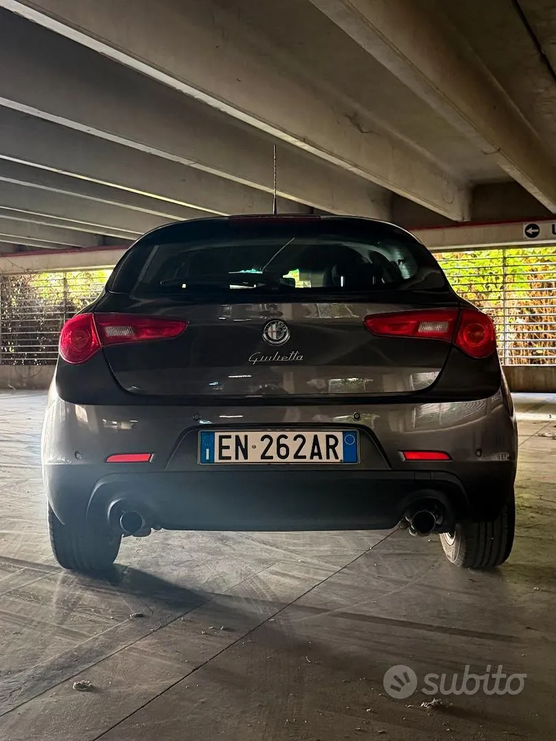 Alfa Romeo Giulietta 2012 photo 4