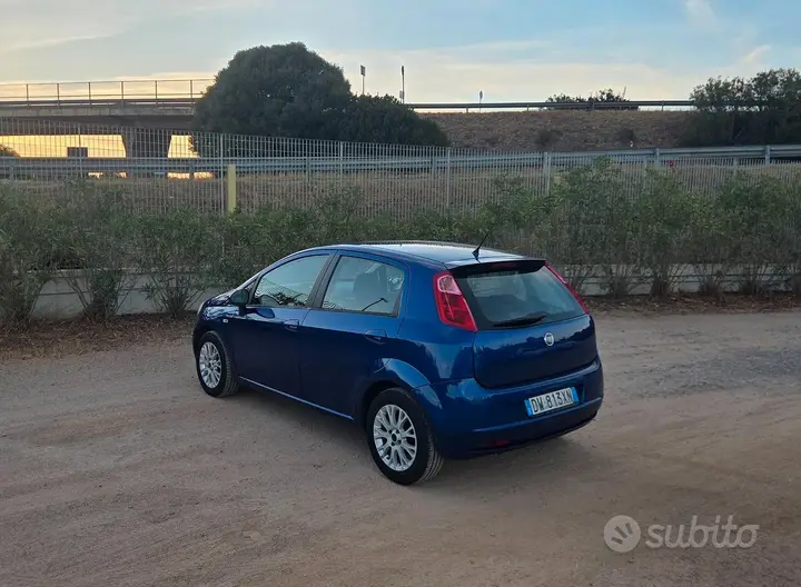 Fiat Grande Punto 2009 photo 4