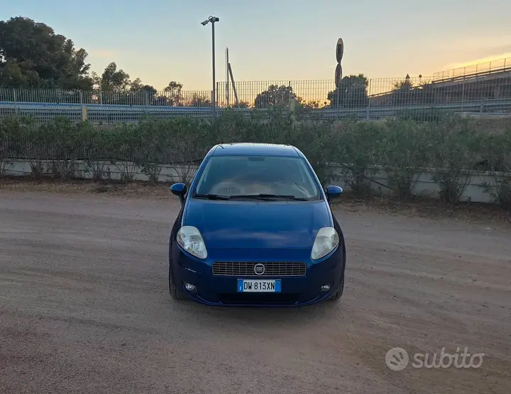 Fiat Grande Punto 2009 photo 3