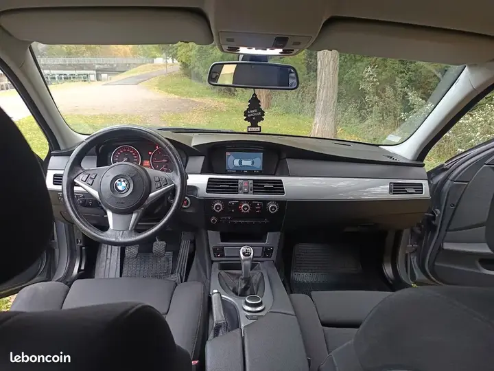 BMW 5 Series 2008 photo 2