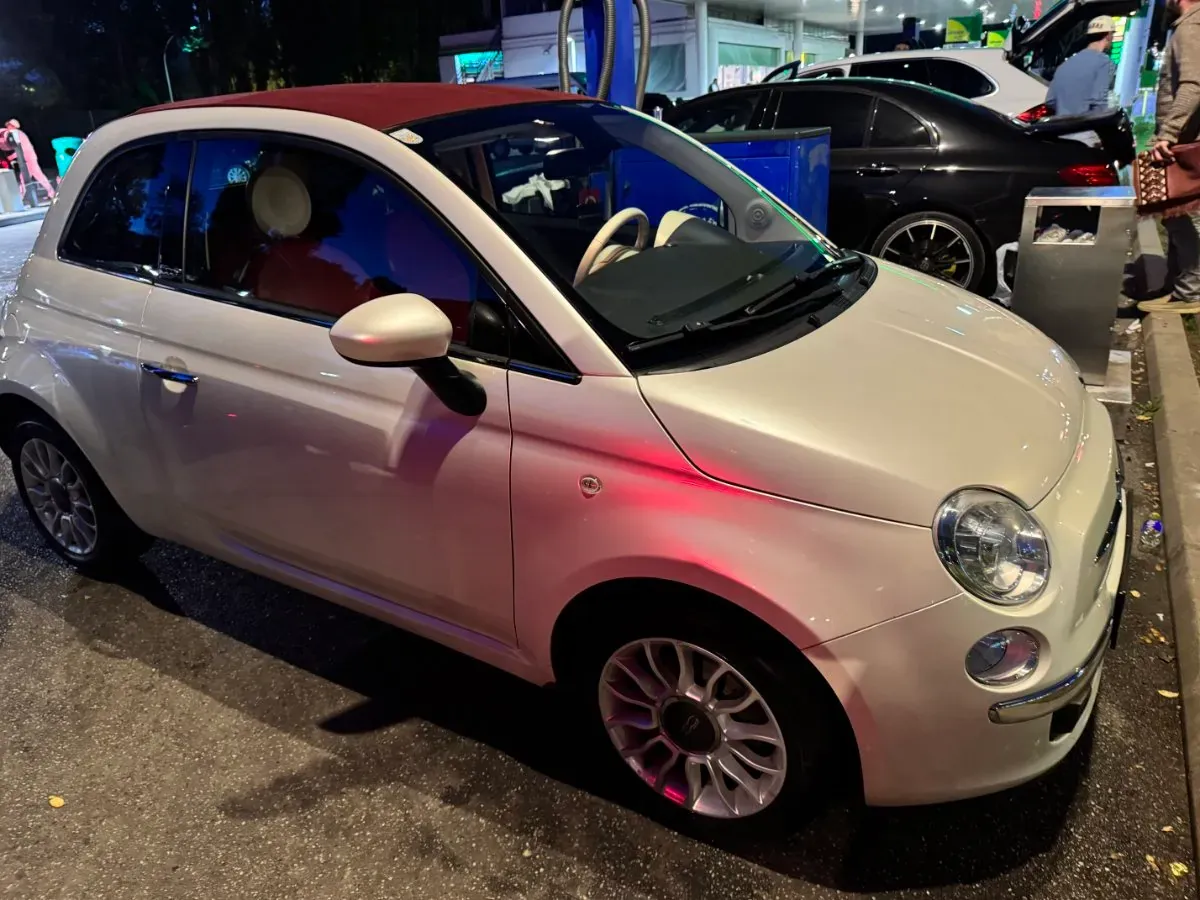 Fiat 500C 2010 photo 2