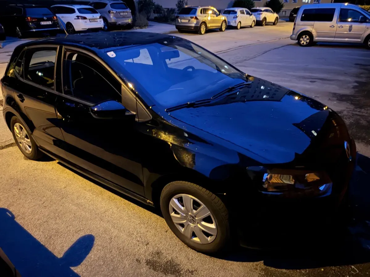 Volkswagen Polo 2010 photo 2