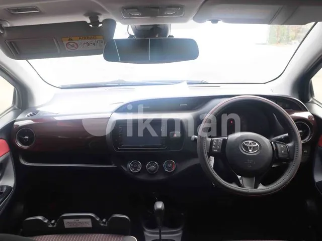 Toyota Vitz 2017 photo 2