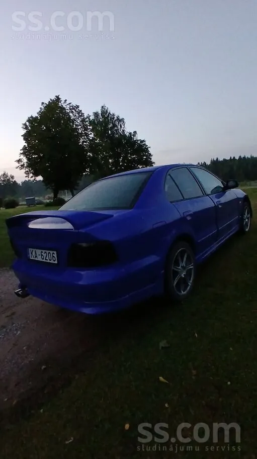Mitsubishi Galant 2001 photo 3