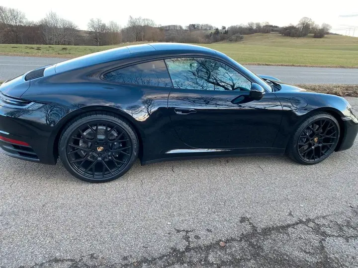 Porsche 911 Carrera