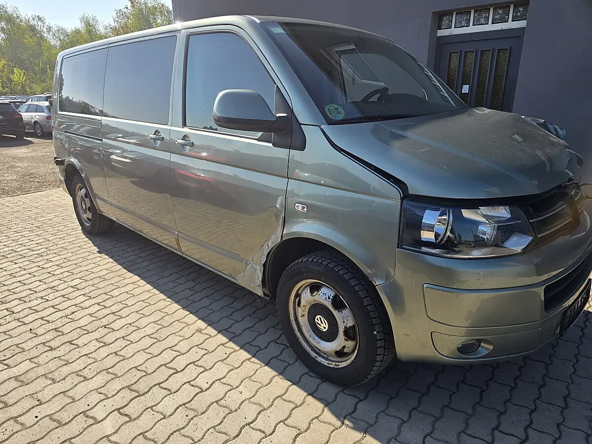 Volkswagen T5 2010 photo 2
