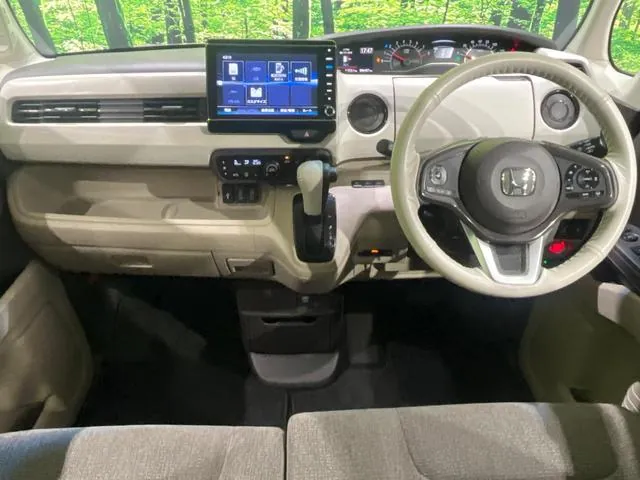 Honda N-Box 2018 photo 2