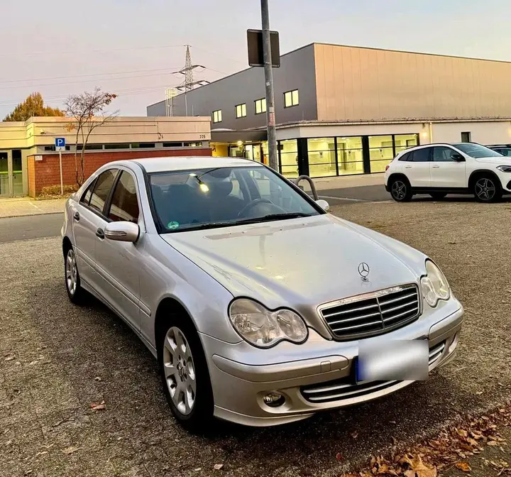 Mercedes-Benz C200