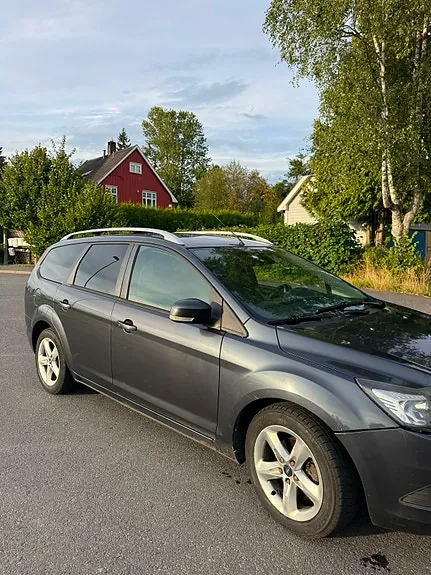 Ford Focus 2010 photo 3