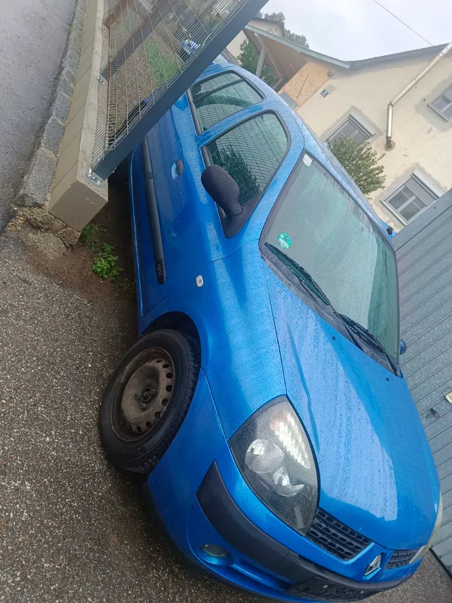Renault Clio 2003 photo 2