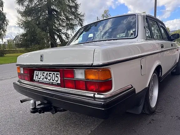 Volvo 240 1989 photo 2