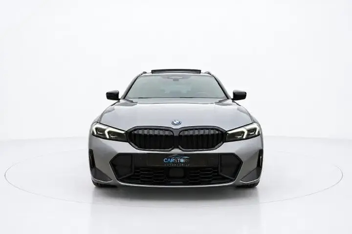 BMW 3 Series Touring 2023 photo 2