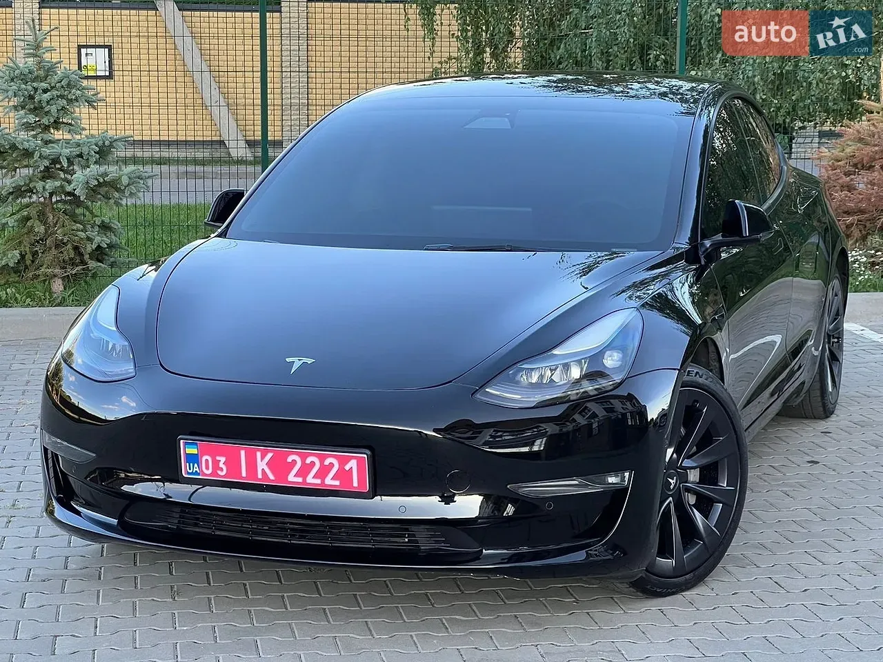 Tesla Model 3 2022 photo 3
