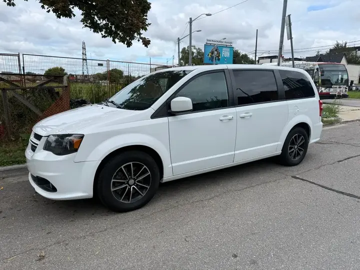 Dodge Grand Caravan 2018 photo 3