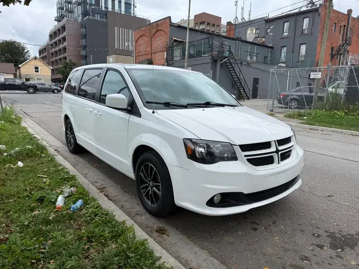 Dodge Grand Caravan 2018 photo 4