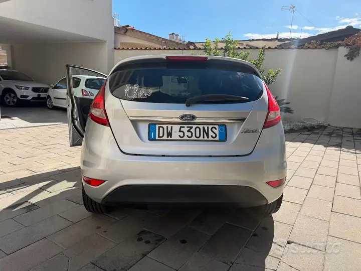 Ford Fiesta 2009 photo 3