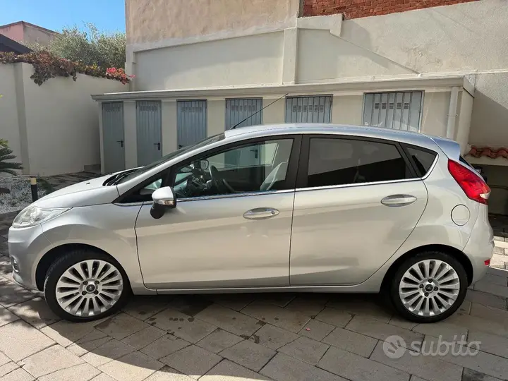 Ford Fiesta 2009 photo 4