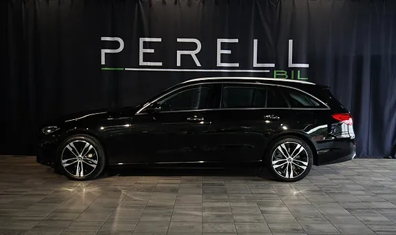 Mercedes-Benz C300 2023 photo 2