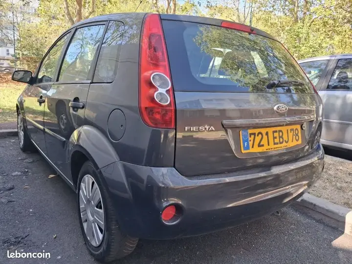 Ford Fiesta 2007 photo 2