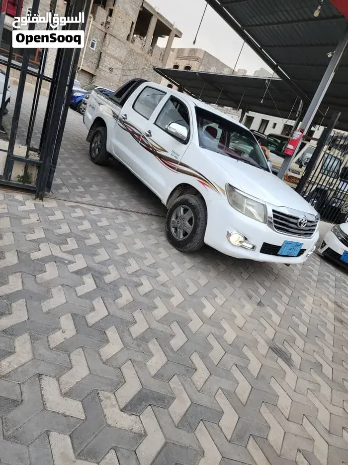 Toyota Hilux 2015 photo 2