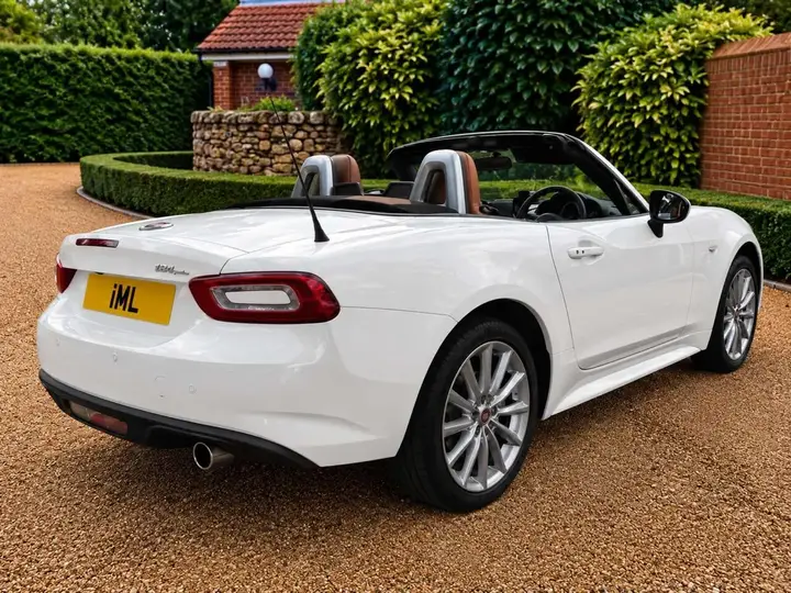 Fiat 124 Spider 2018 photo 3