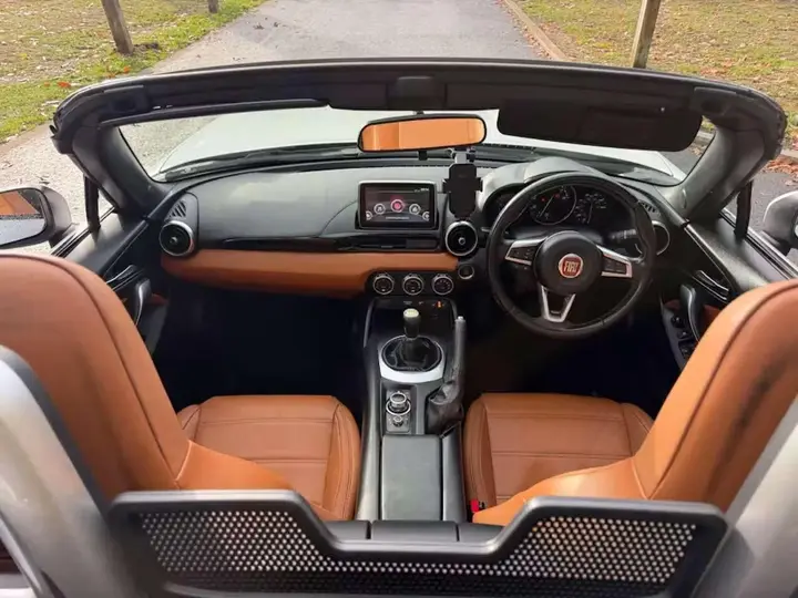 Fiat 124 Spider 2018 photo 4
