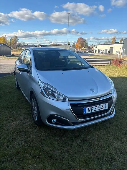 Peugeot 208 2016 photo 2