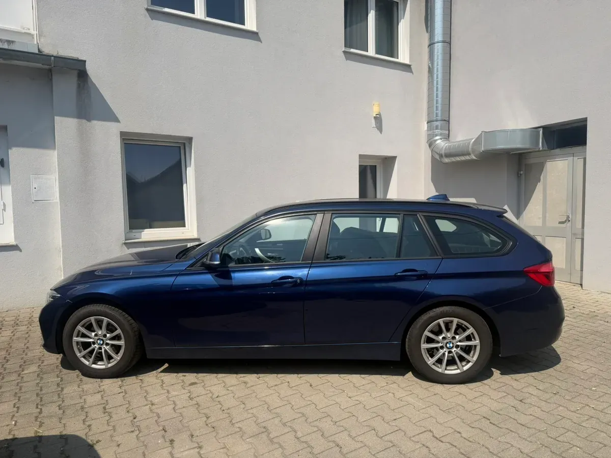 BMW 3 Series 2018 photo 2