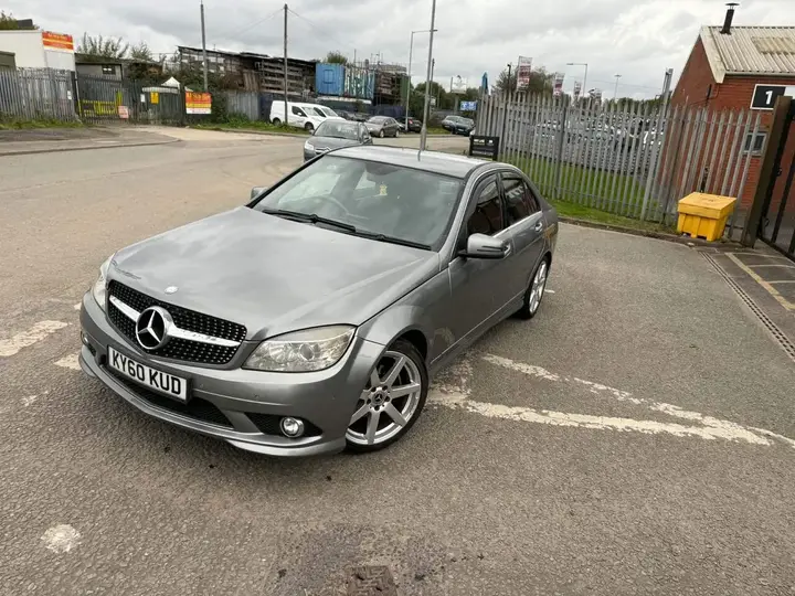 Mercedes-Benz C-Class 2010 photo 2