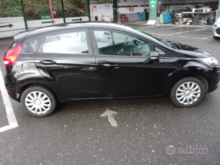 Ford Fiesta 2011 photo 4